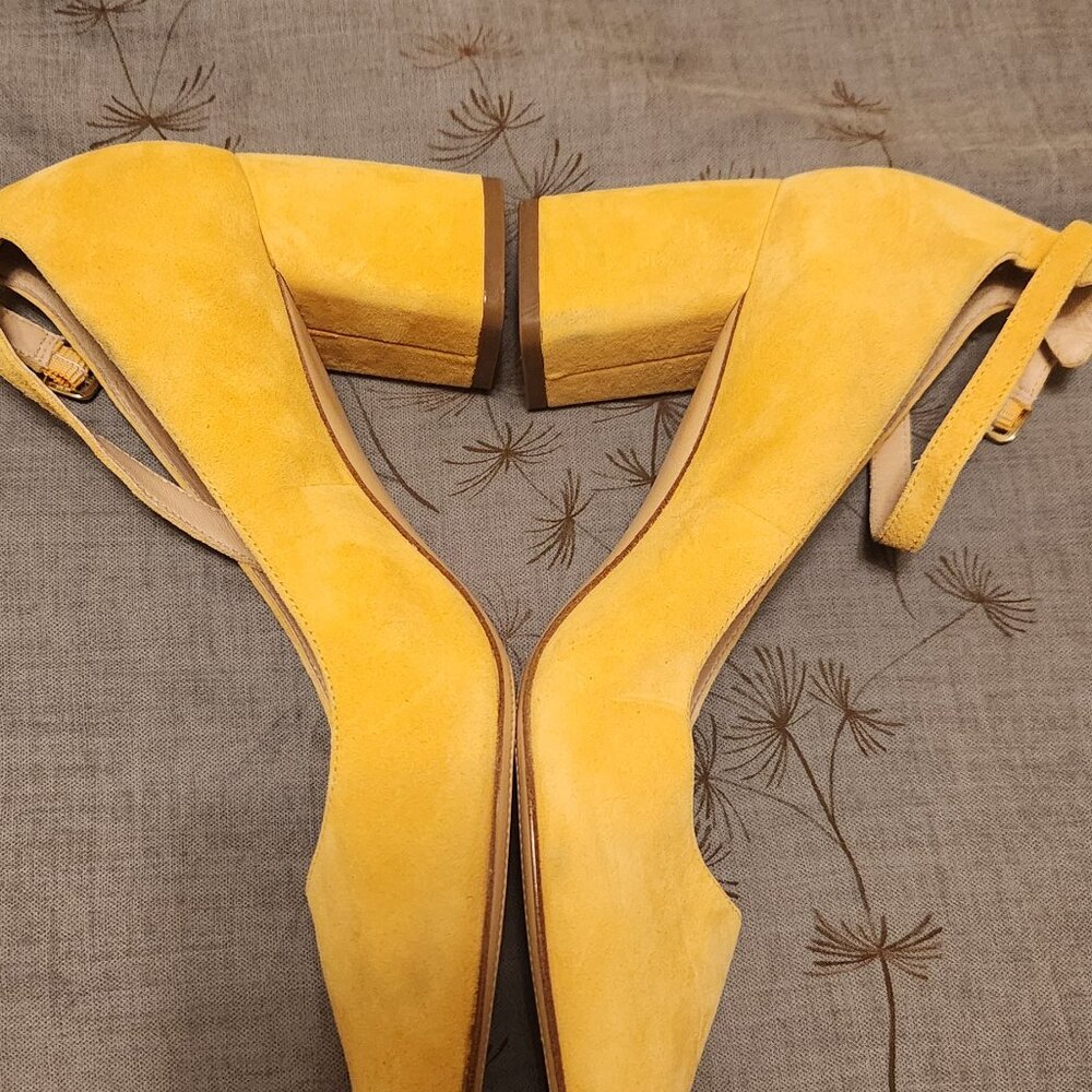Shoes - Picture 2 of 3